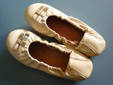 Chaussure ballerines cuir blanc Fille Gox TBE 32 10 Brienne-le-Chteau (10)