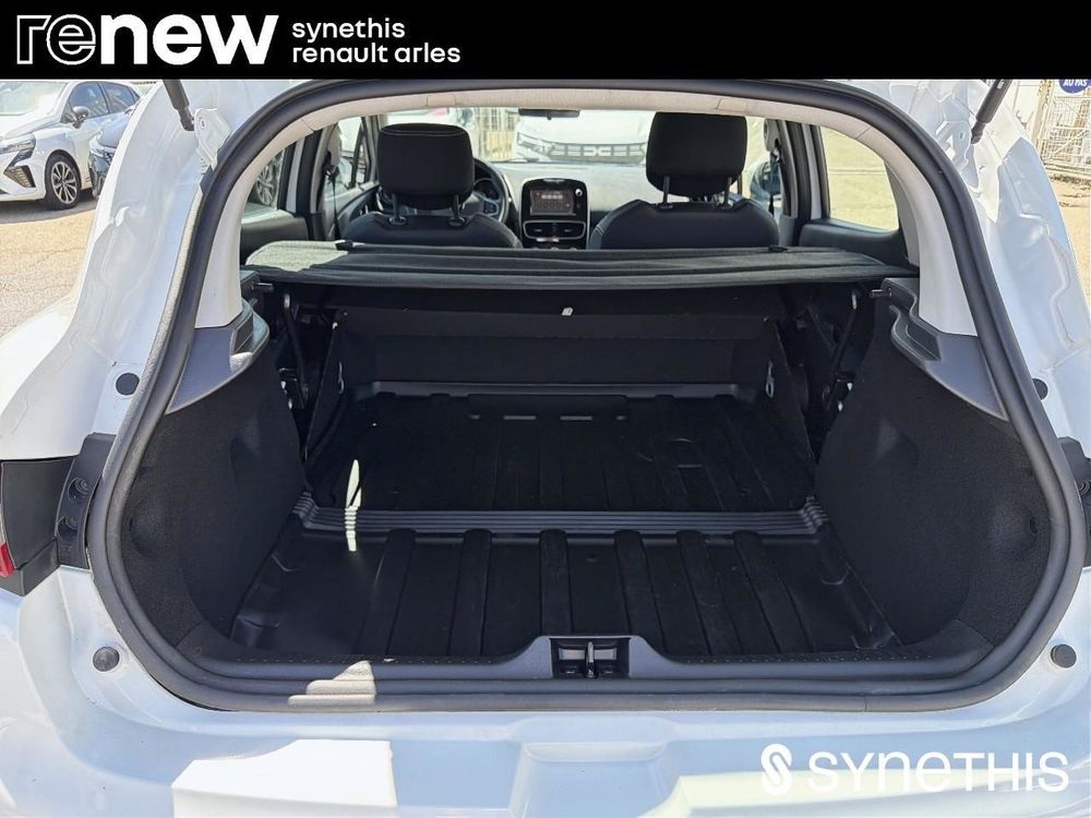 Clio IV CLIO SOCIETE DCI 90 ENERGY ECO2 82G AIR MEDIANAV 2018 occasion 13200 Arles