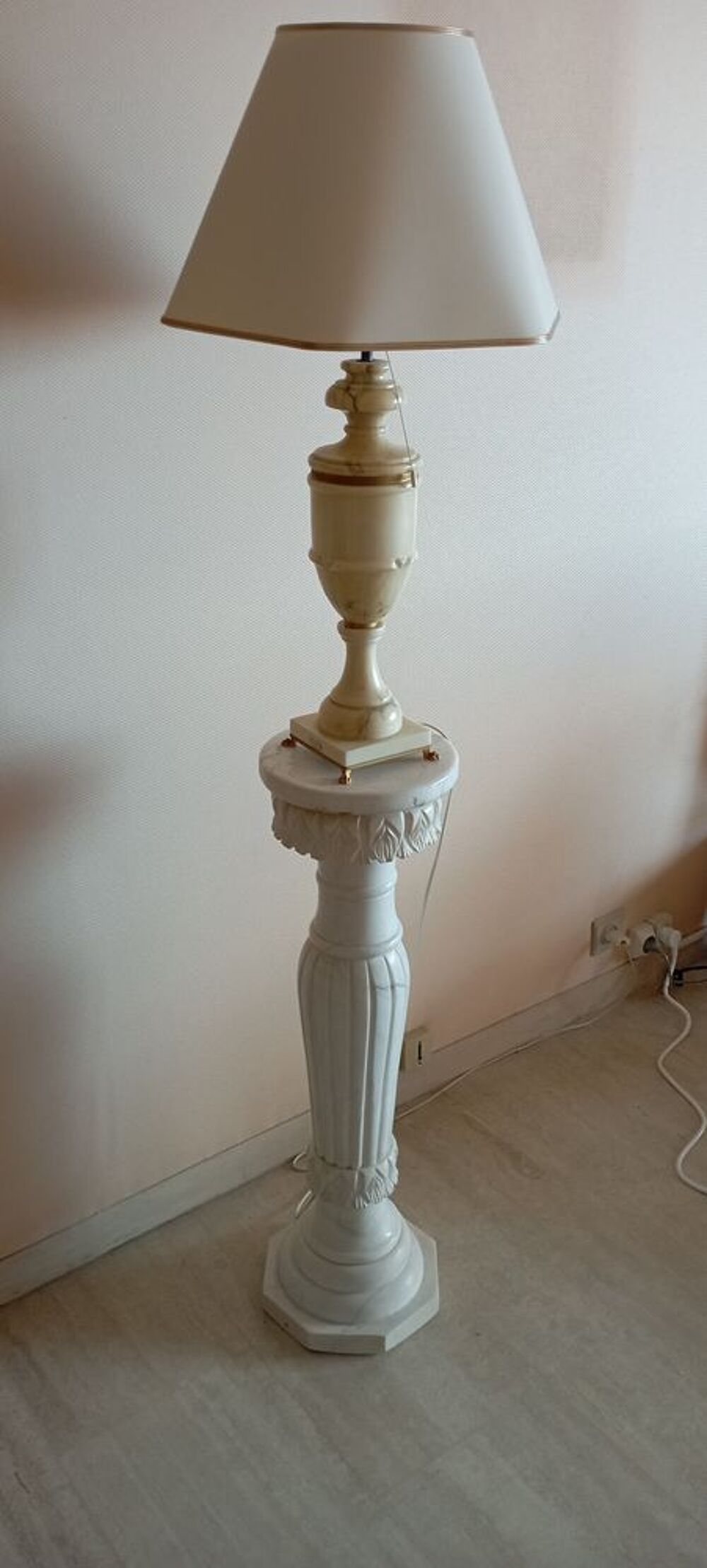 Support de lampe Meubles