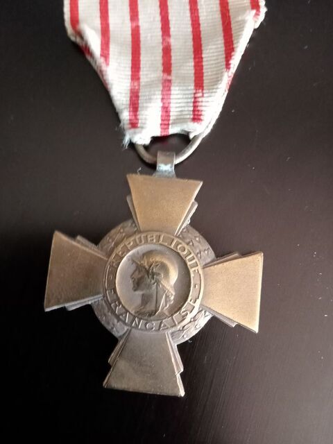 M�dialle Militaire  CROIX DU COMBATTANT  GUERRE 1914/1918 10 Argentan (61)