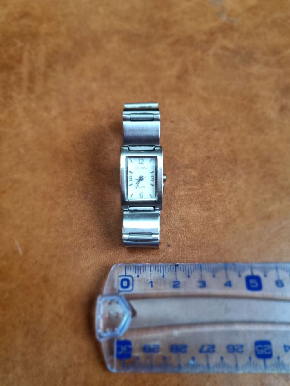 Montre Louis Pion pour femme tout acier inox. Bon &eacute;tat.
Bijoux et montres