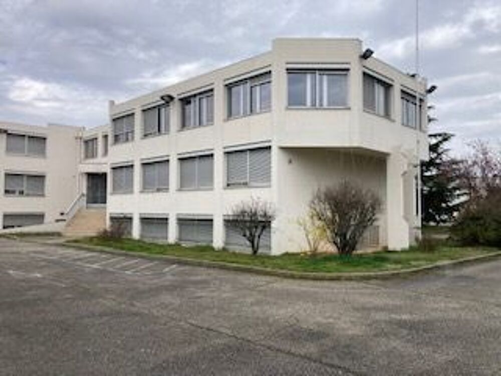   Le titre dLOCATION BUREAU PMR  CHASSIEU Chassieu