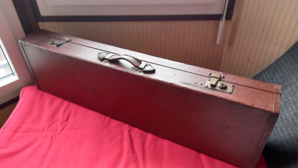 Ancienne longue valise - marron Décoration