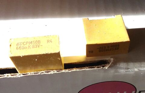deux condensateurs 680nf 63v 1 Lampertheim (67)