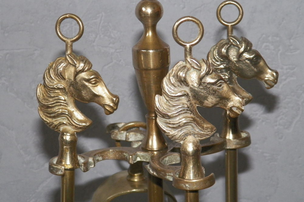 N&eacute;cessaire de cheminee en laiton Décoration