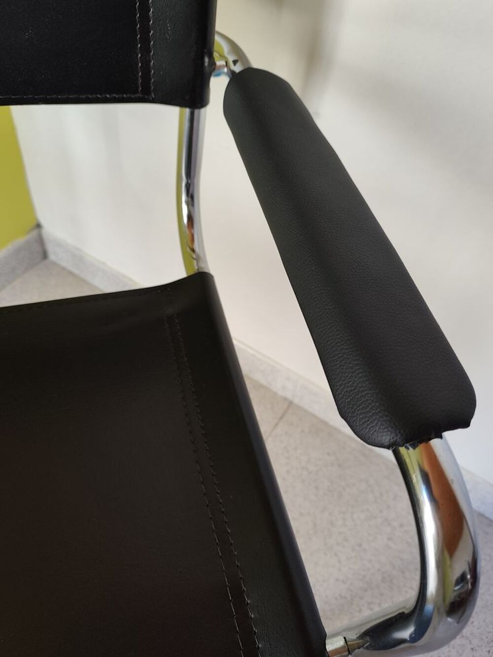 Fauteuil cantilever style Mart Stam Meubles