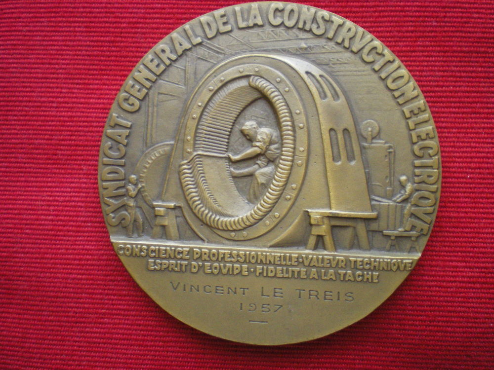 M&eacute;daille du Syndicat G&eacute;n&eacute;ral de la Construction Electrique. 