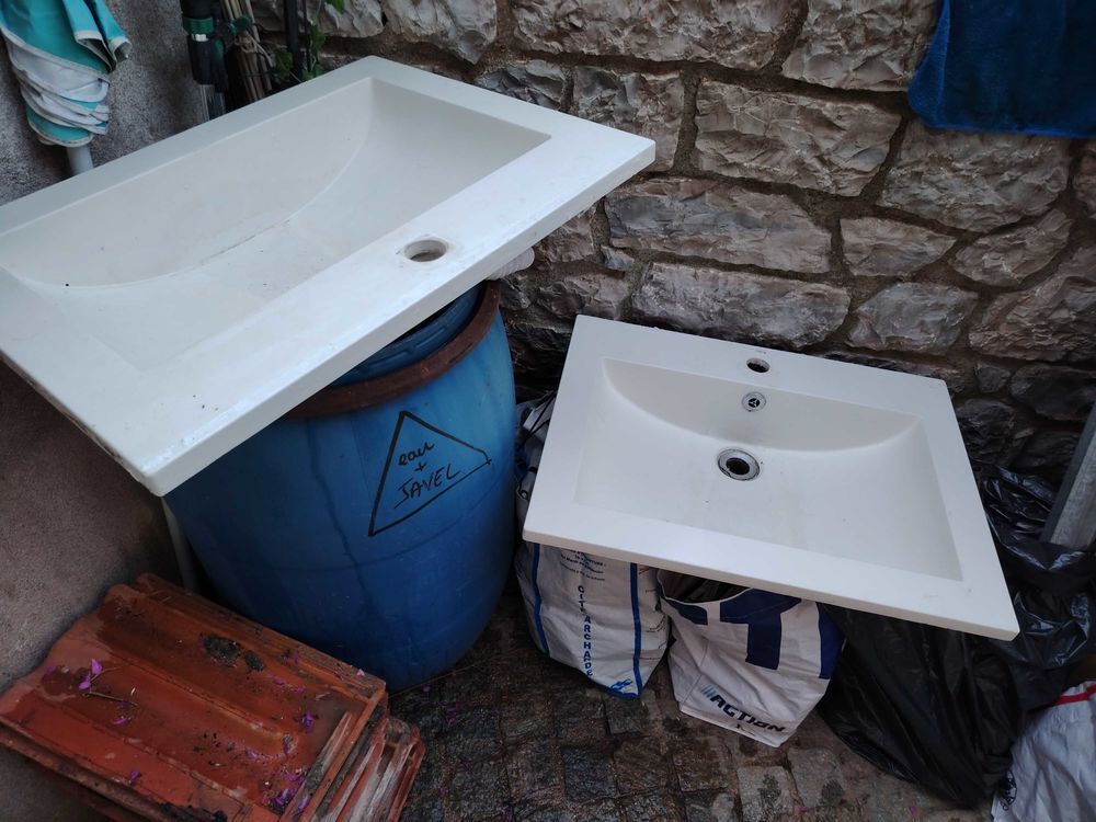 DEUX VASQUES SALLE DE BAIN Meubles