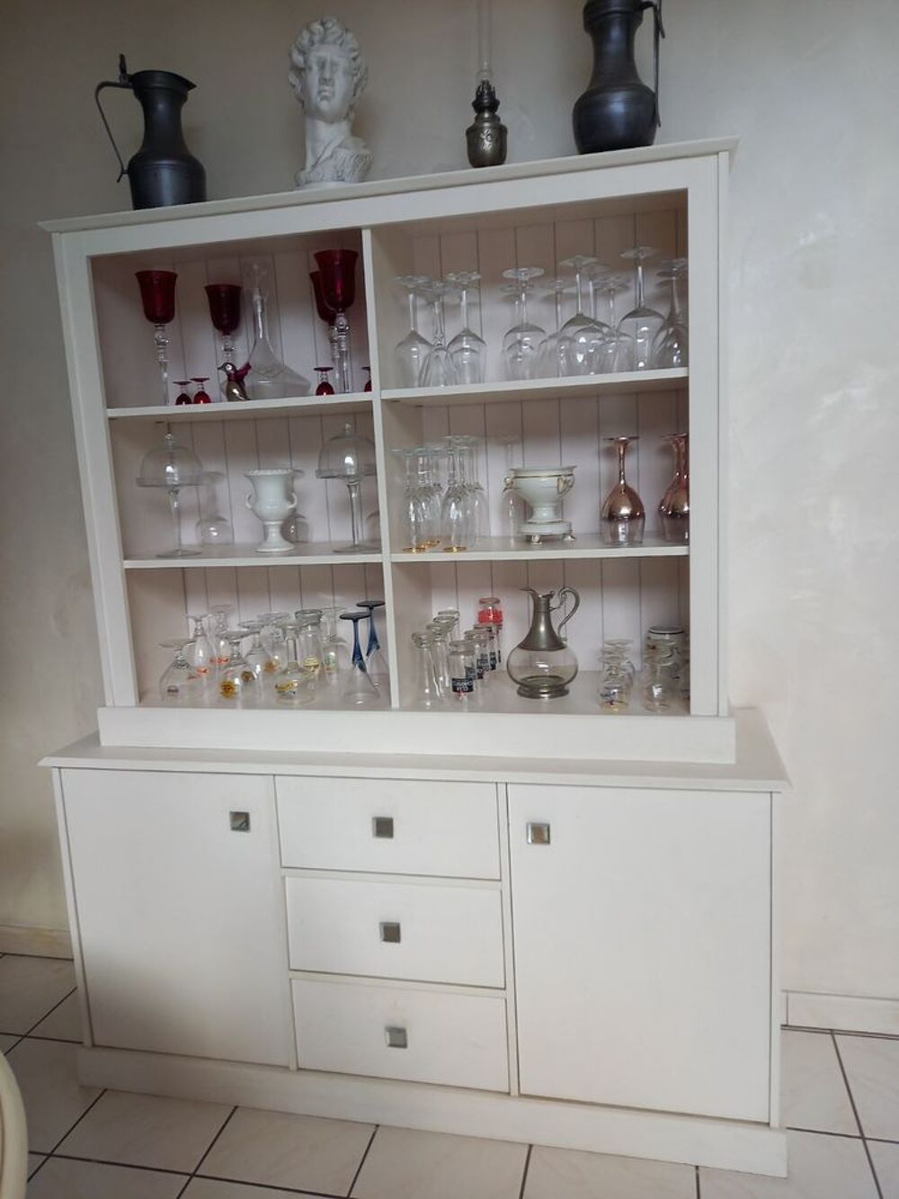 Vaisselier en tr&egrave;s bon &eacute;tat Meubles
