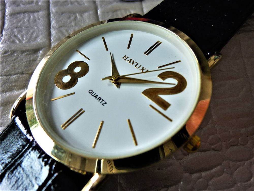 HAYUXI montre jumbo mode design 2011 HAY0004 Bijoux et montres