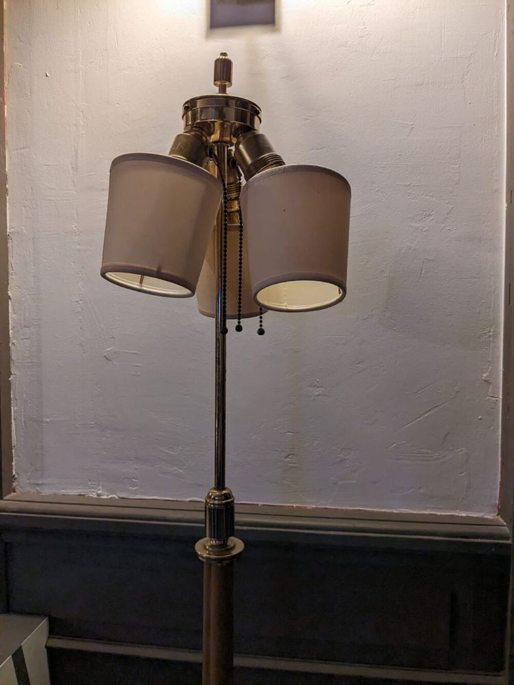 LAMPADAIRE CUIR MARRON - 1,70 m - 3 petits abats jour Meubles
