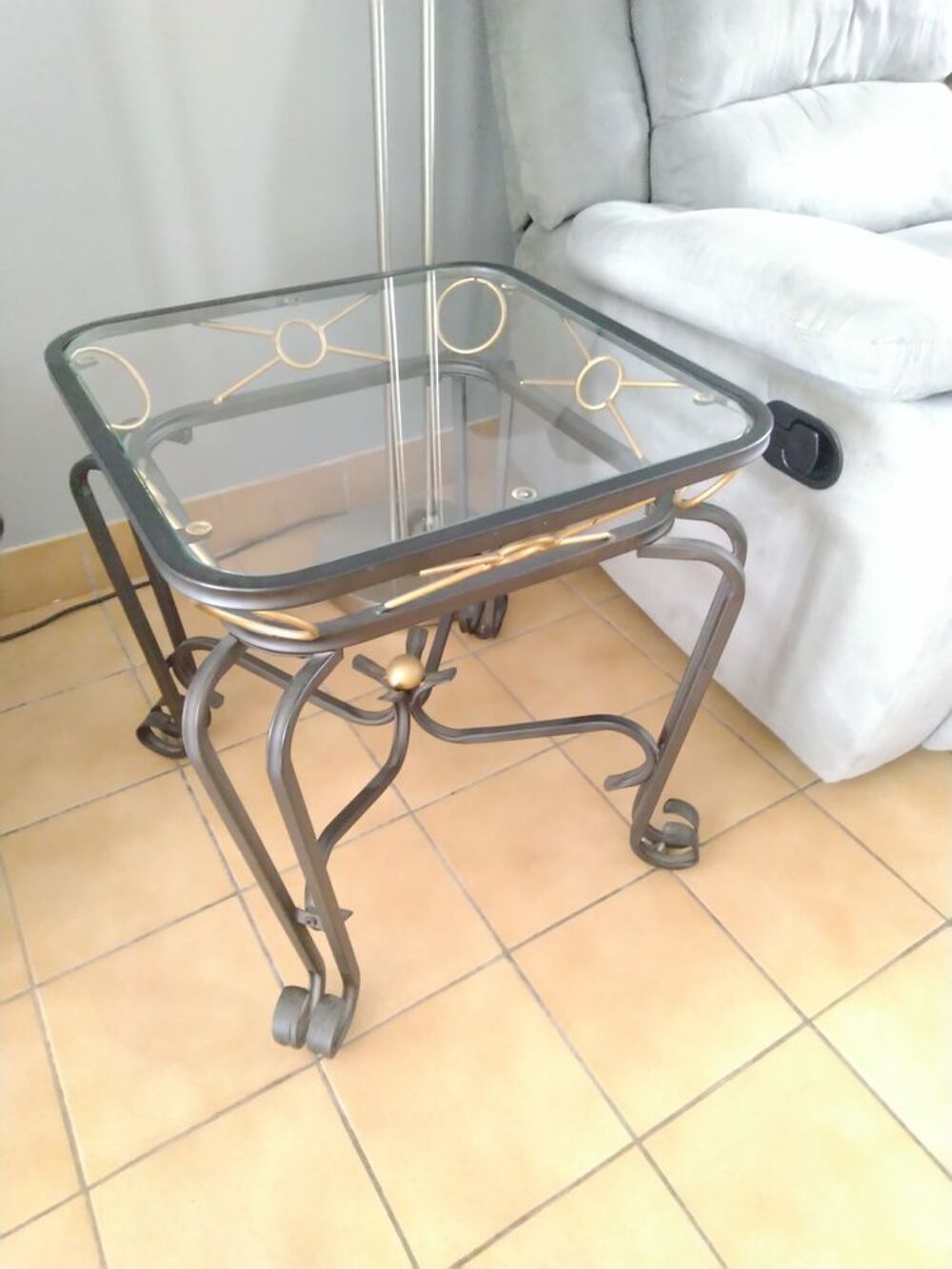 1Table salon et 2 tables bouts de canap&eacute; Meubles