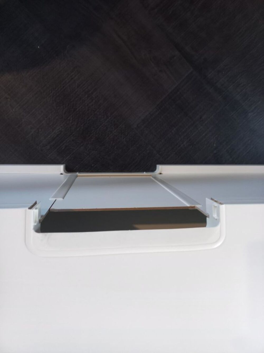 Meuble TV mural Blanc 180cm avec portes Meubles