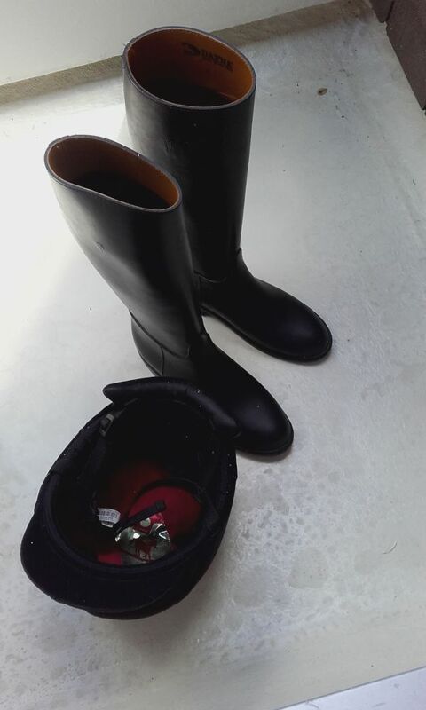 Botte  d'�quitation   noire  et BOMBE  de cheval 30 Houlgate (14)