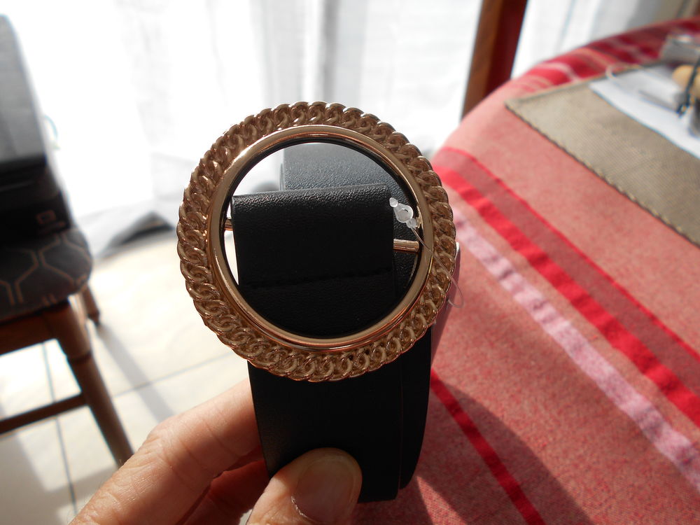 Ceinture noire avec boucle dor&eacute;e, neuve, Shein Maroquinerie