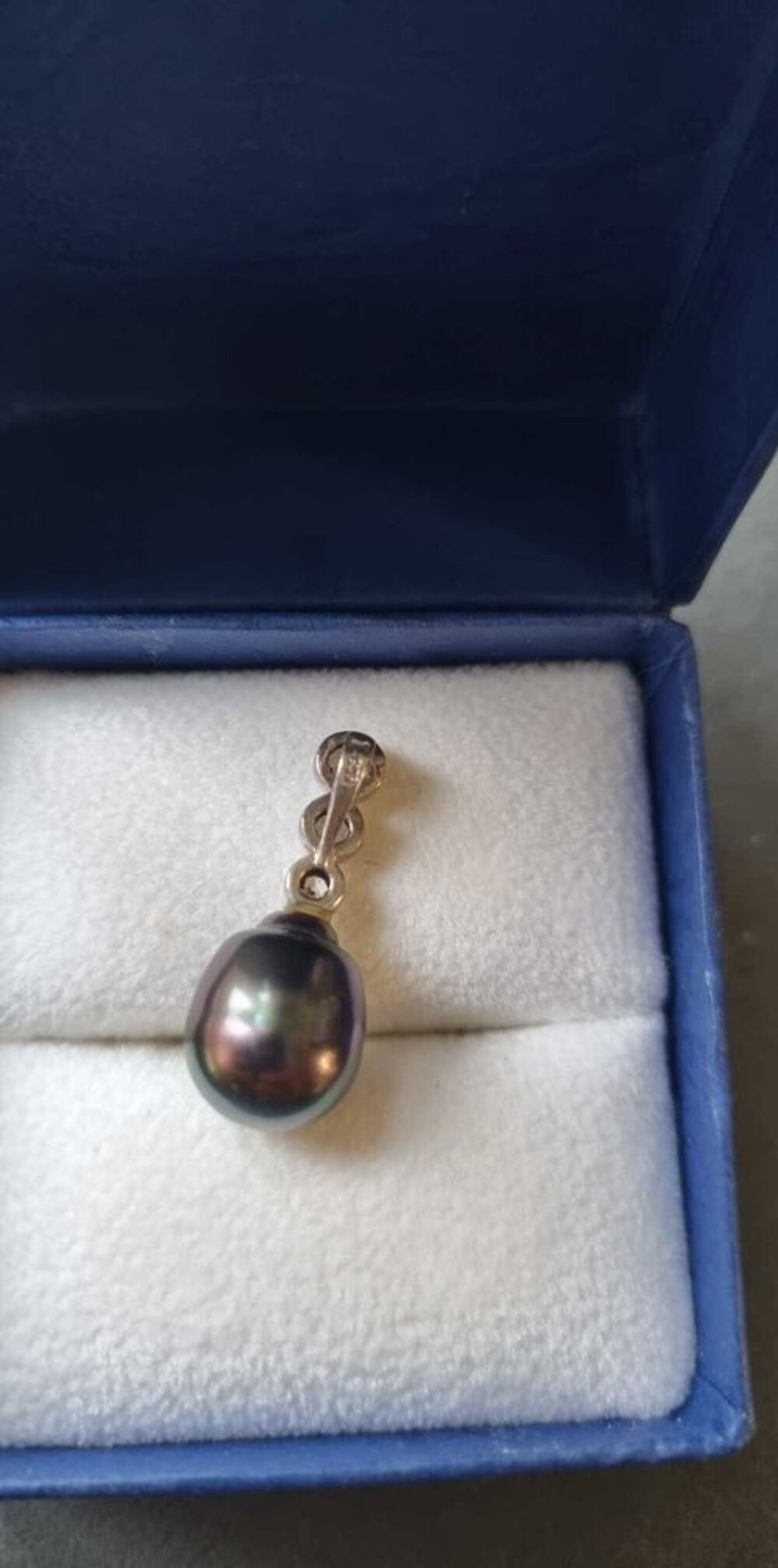 Tr&egrave;s joli pendentif en argent et perle de tahiti Bijoux et montres