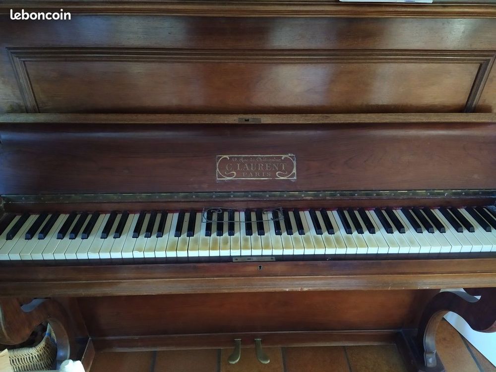 Piano droit Instruments de musique