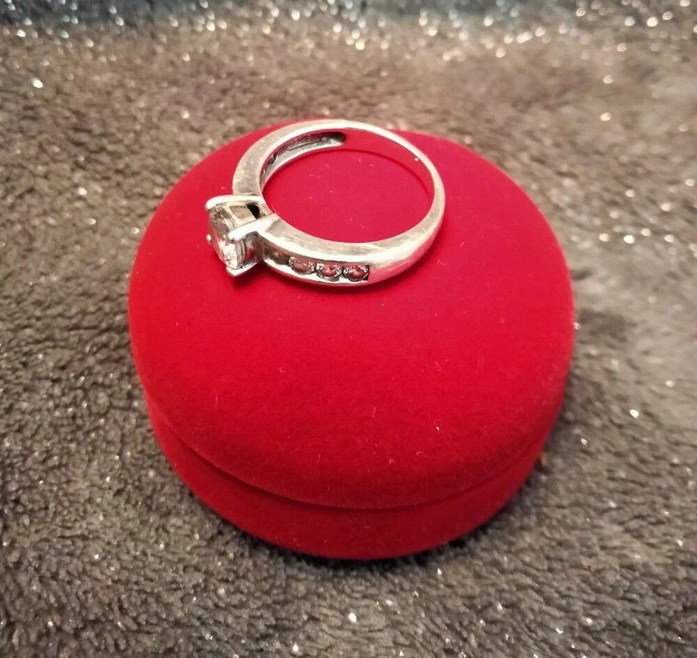 Bague argent et zirconias Bijoux et montres