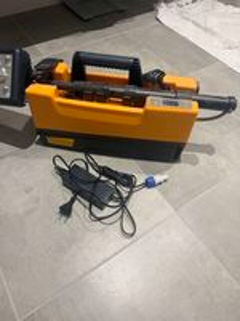   projecteur de chantier Nightsearcher Solaris pro 16000 lumens neuf 