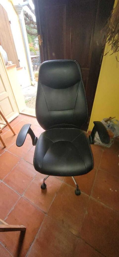 chaise de bureau 15 Grasse (06)