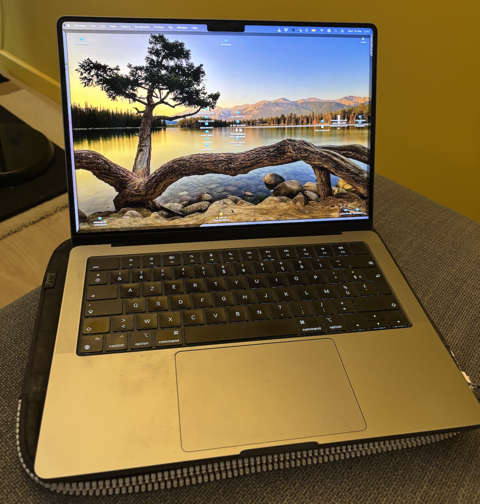 MacBook Pro 14 pouces 2023 Puissance & �l�gance comme neuf ! 1380 Bagnolet (93)
