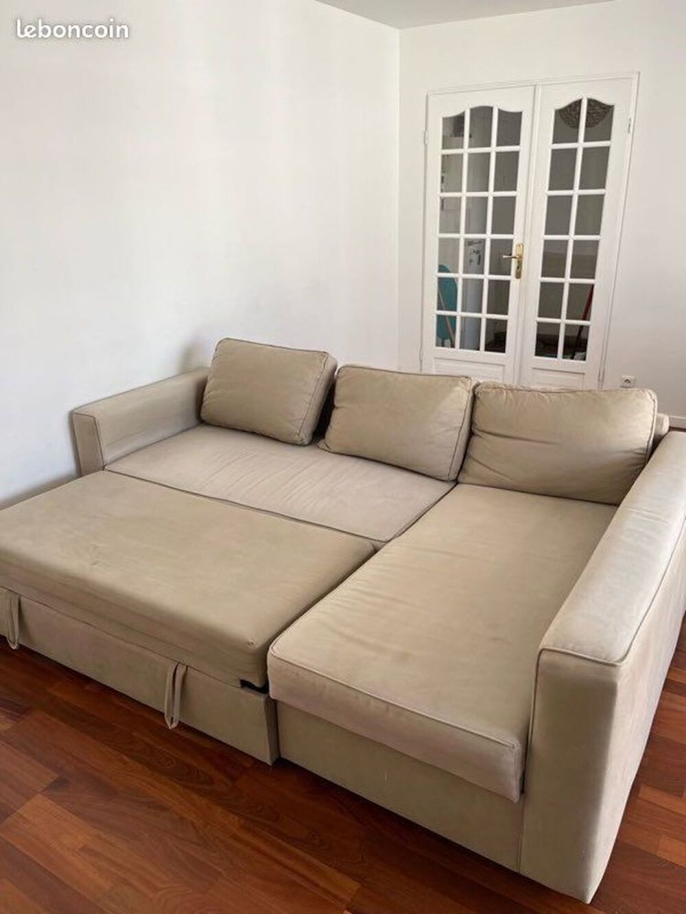 Canap&eacute; 4 places convertible beige angle droit et coffre
Meubles