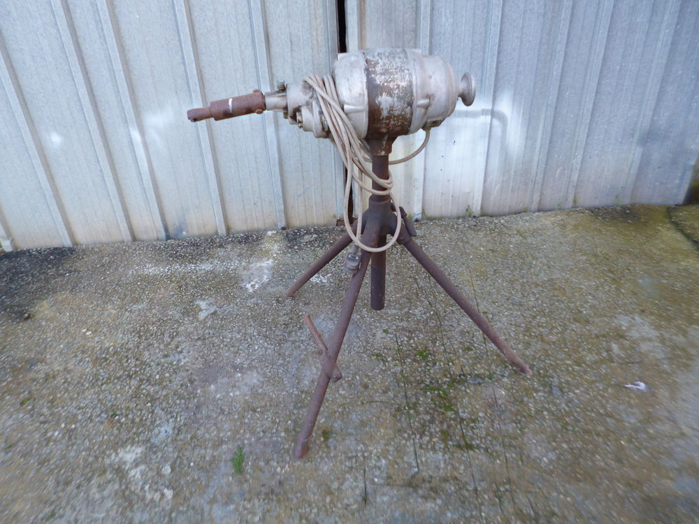 Moteur LAW 220V sur tr&eacute;pied 12 vitesse avant arri&egrave;re r&eacute;gla Bricolage