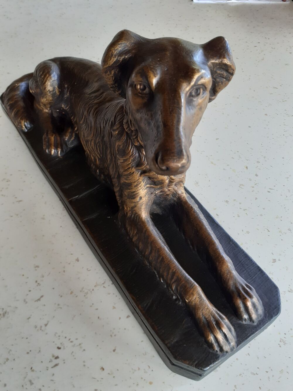 Sculpture Chien L&eacute;vrier FLORO Paris Décoration