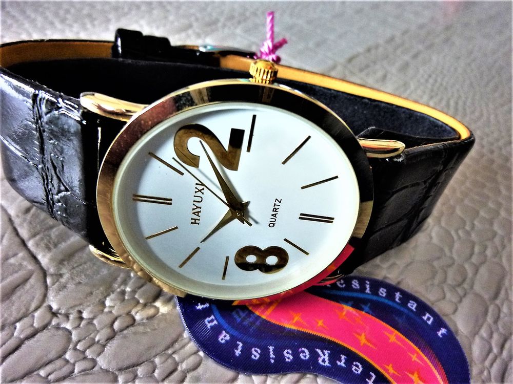 HAYUXI montre jumbo mode design 2011 HAY0004 Bijoux et montres