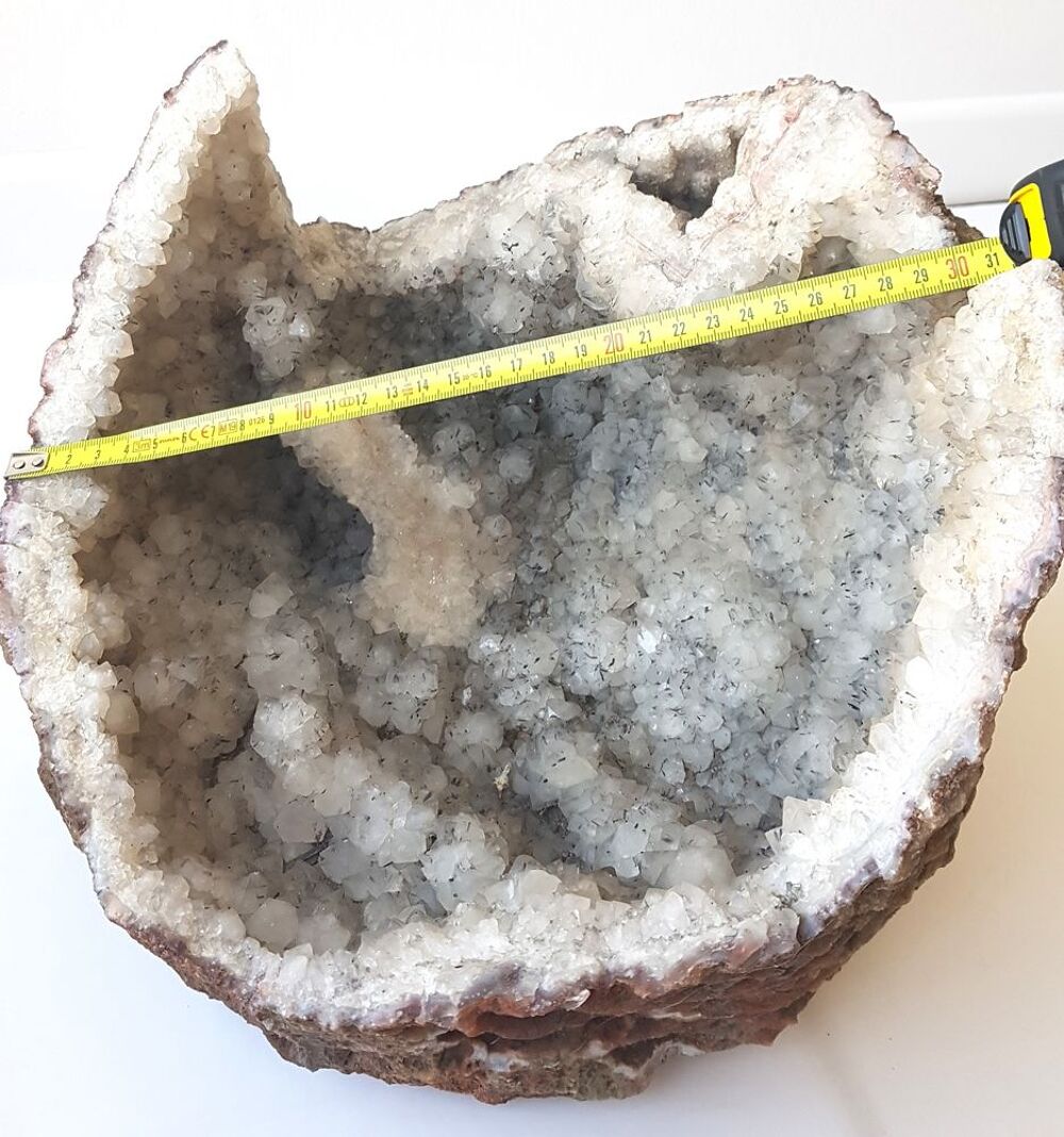 G&eacute;ode de quartz de 30 cm 
