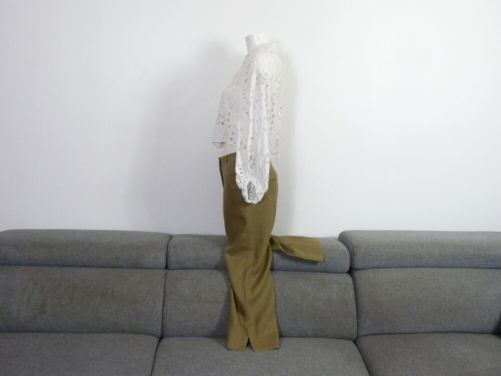 Pantacourt/ Pantalon en 100% Lin Kaki- Active Wear Vêtements