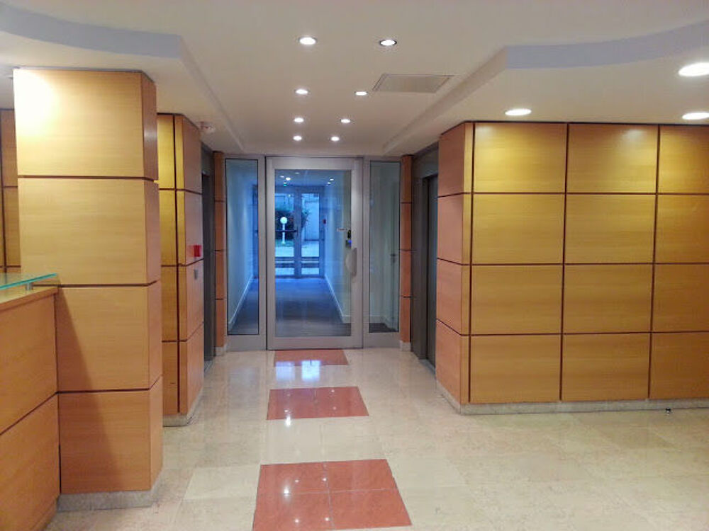 Location Autre Beau bureau de 34M2 donnant sur les cours Levallois-perret