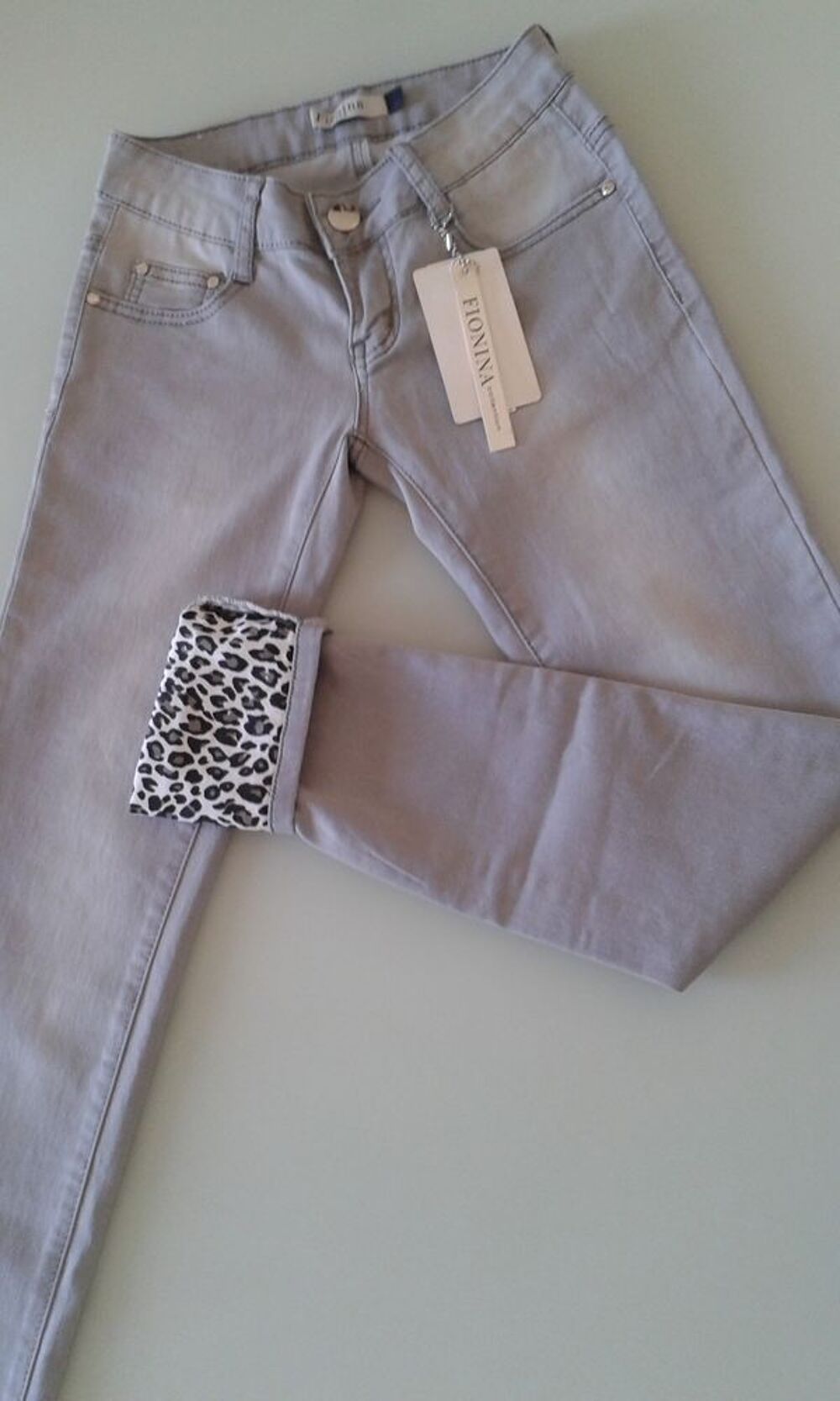 FIONINA Pantalon Gris Revers L&eacute;opard T34 NEUF Vêtements