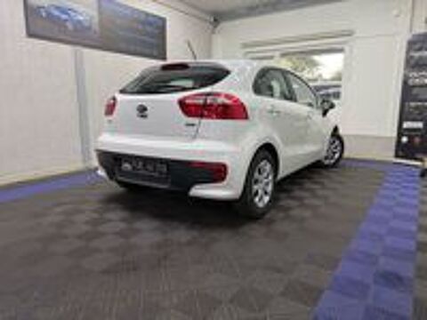Rio 1.1 CRDi 75 Motion 2016 occasion 69120 Vaulx-en-Velin