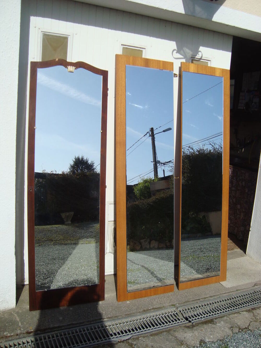 3 miroirs sur porte d'armoire Meubles