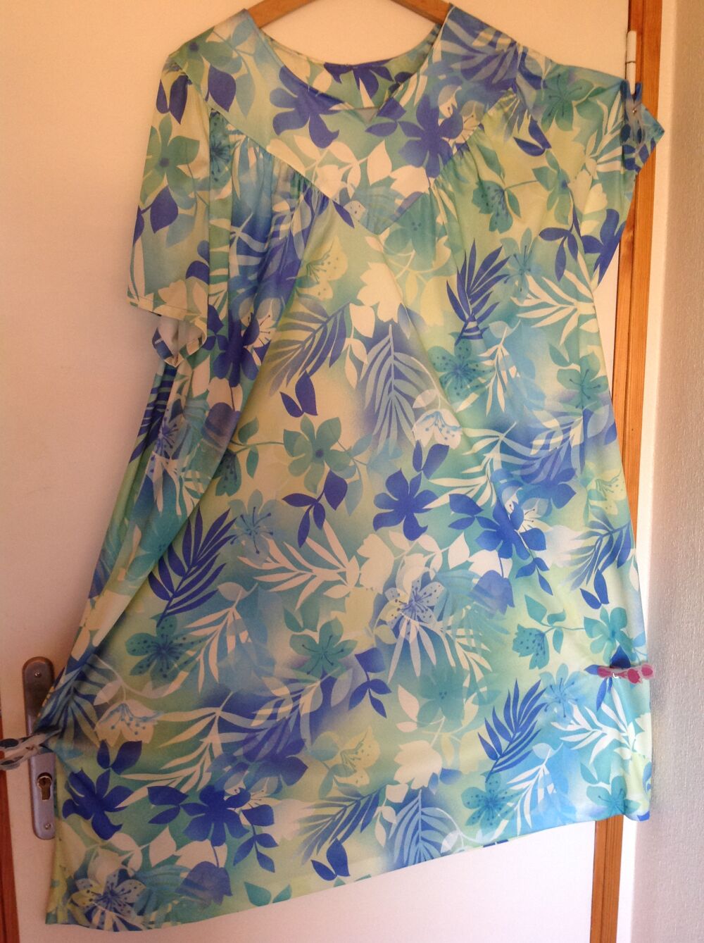 ROBE &Agrave; FLEURS BLANC BLEU GRANDE TAILLE Envoi Possible
Vêtements