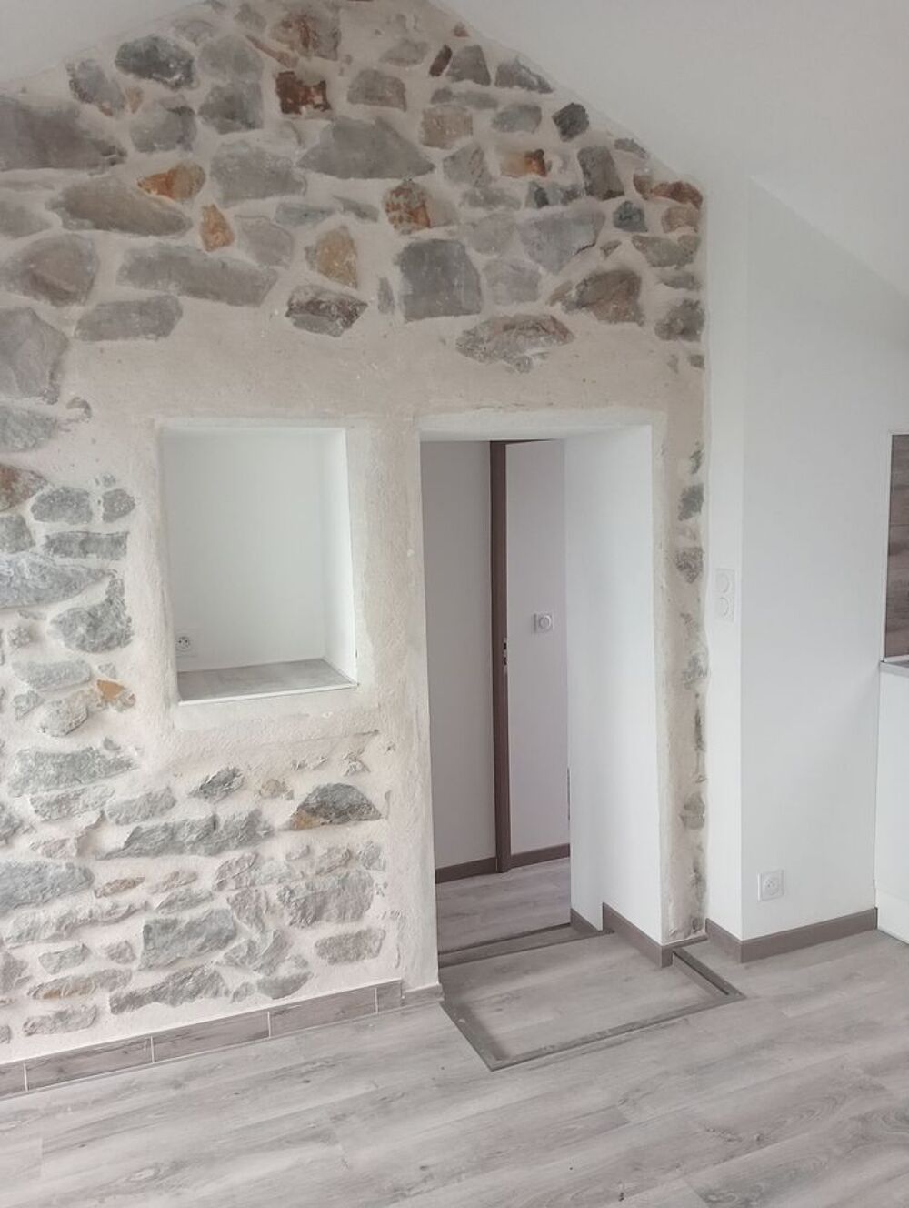 Location Appartement Charmant comble proche centre-ville, très calme. Alès