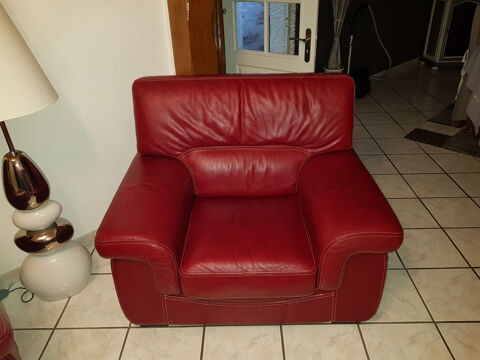 canap +fauteuil en cuir rouge 300 Saint-Dizier (52)