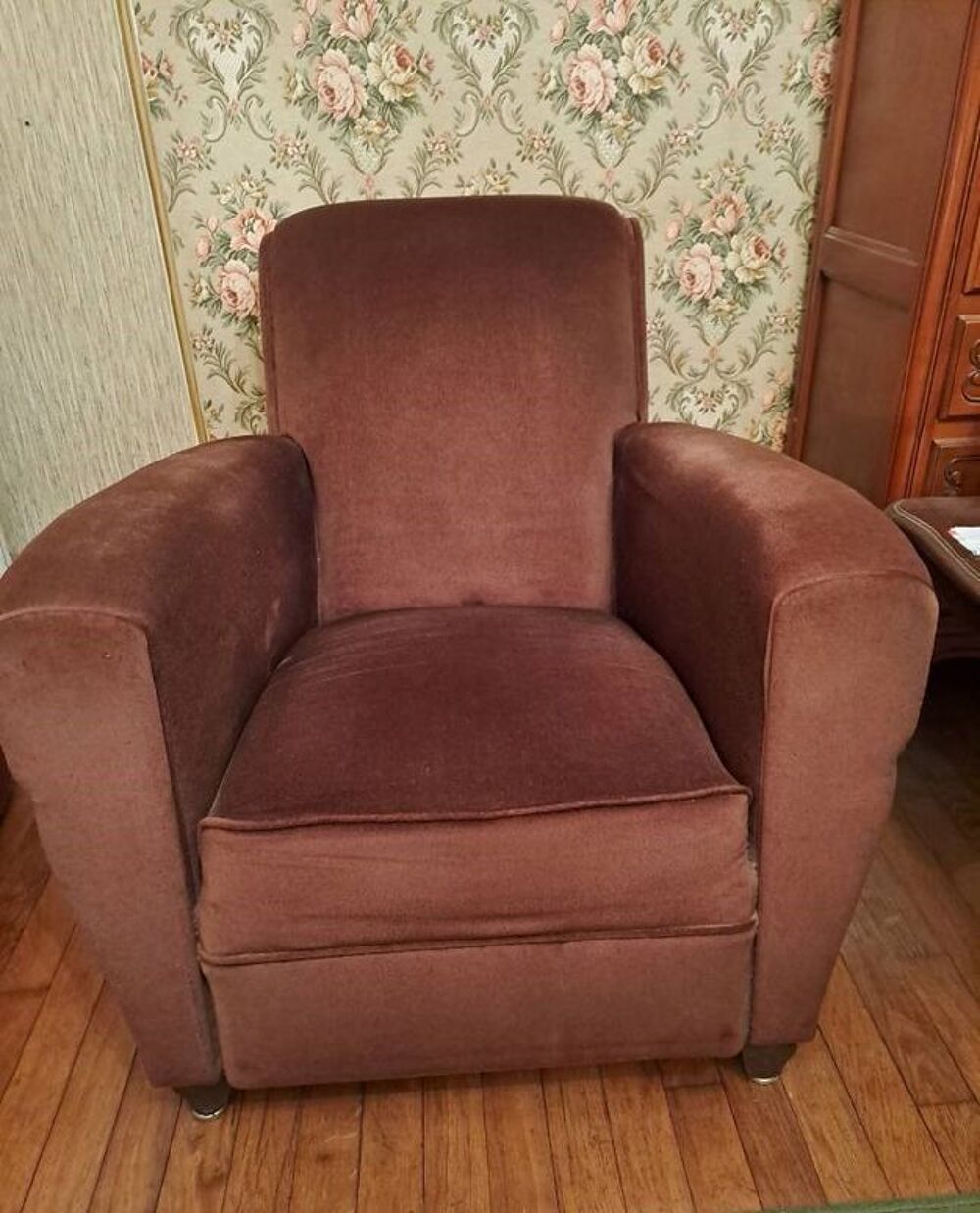 2 grands fauteuils Club ann&eacute;es 50 velours marron Meubles
