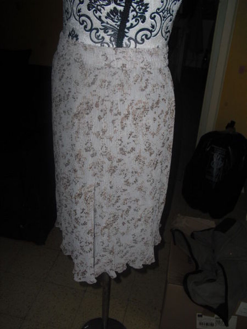 jupe pliss&eacute;e en voile imprim&eacute;e NEUVE TAILLE 38 Vêtements