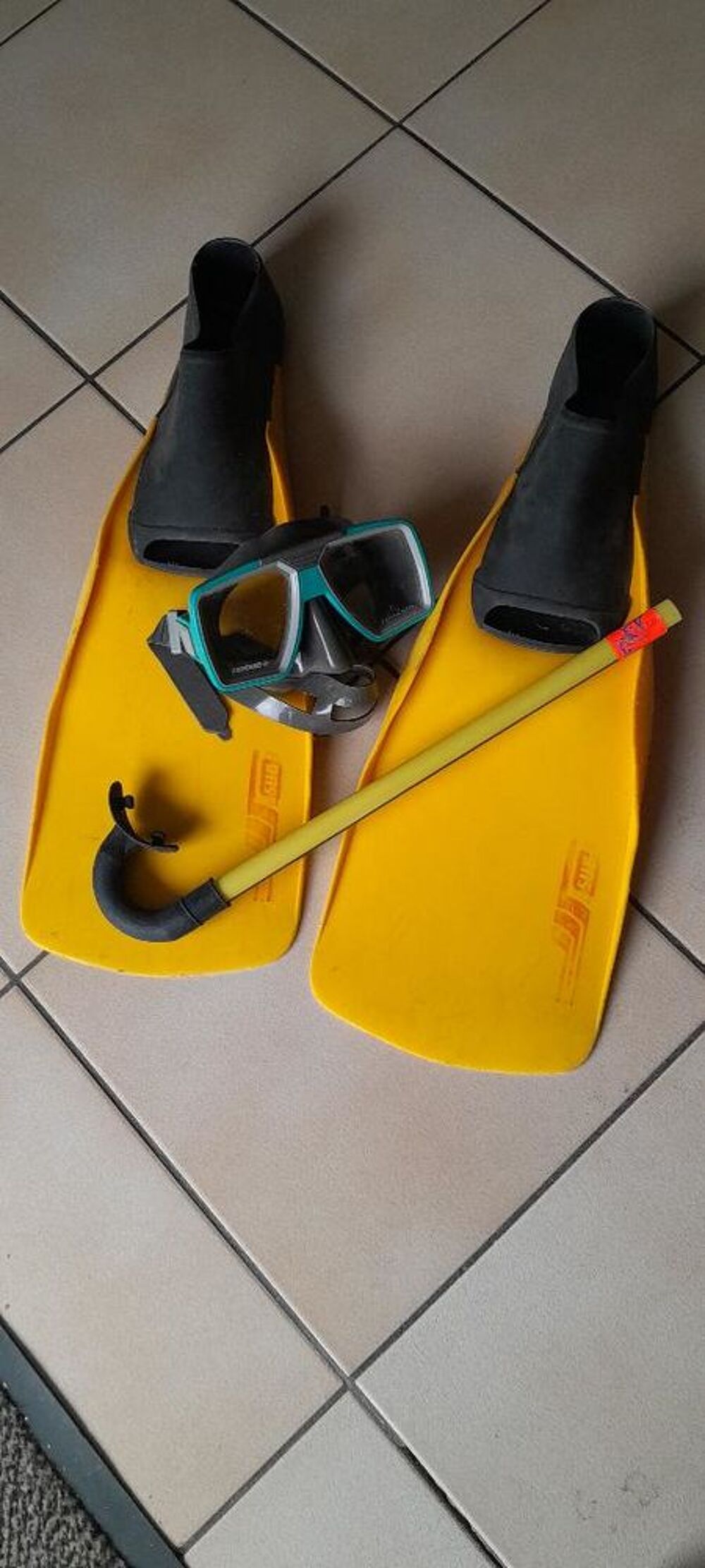 ensemble de plong&eacute;e Sports