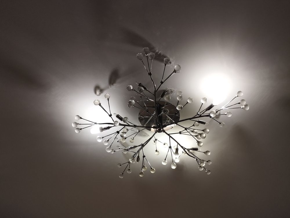 Joli lustre leds Décoration