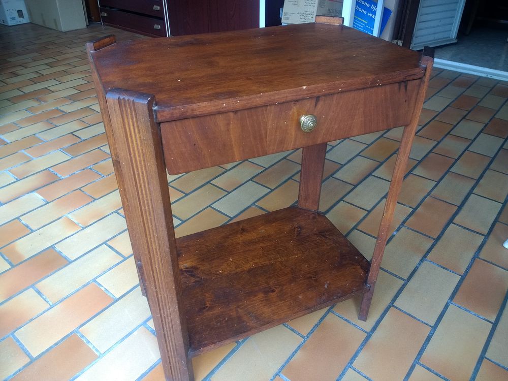 Table d'appoint ancienne style "ART DECO"
Meubles