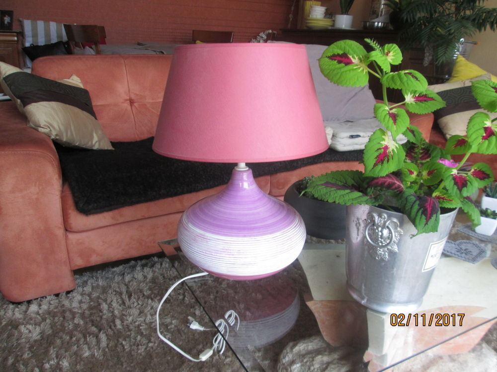 lampe de salon rose fuschia Dcoration