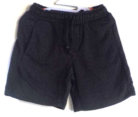 SHORT NOIR BERSHKA TAILLE XS 5 Bubry (56)