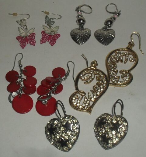 5 paires de boucles d'oreilles. 20 Montreuil (93)