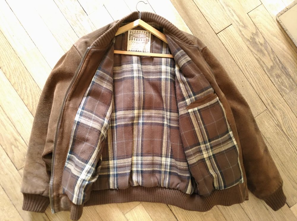 Tr&egrave;s beau Blouson cuir retourn&eacute; et doubl&eacute; Vêtements