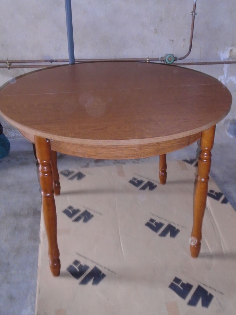 TABLE RONDE Meubles