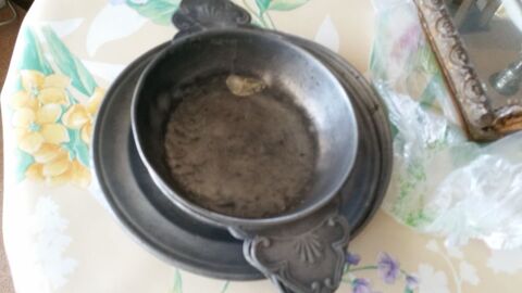 Ensemble assiettes et �cuelle en �tain ancien 50 Paris 13 (75)