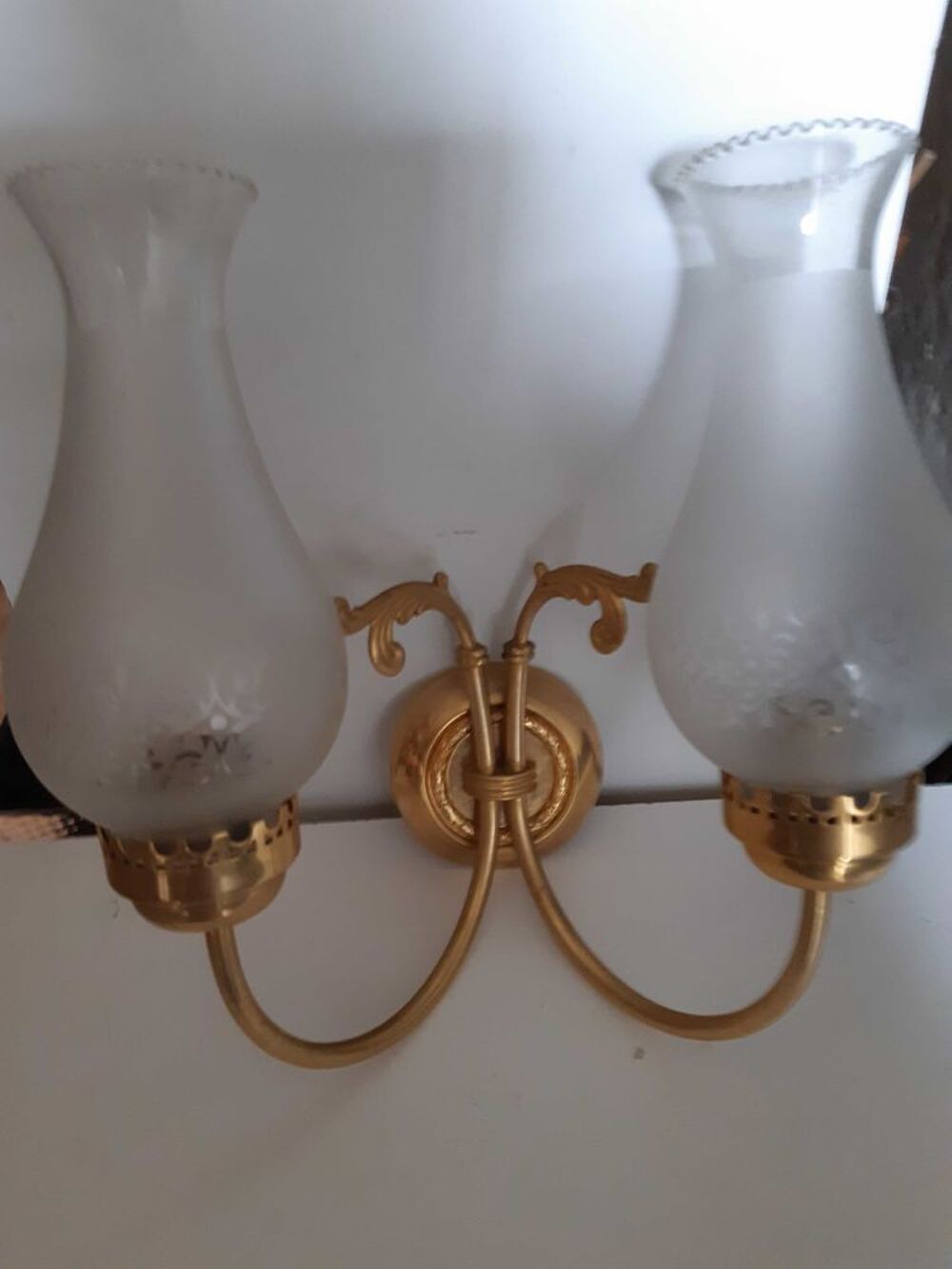 4 APPLIQUES DOUBLE EN METAL DORE ET VERRE CRISTAL Meubles